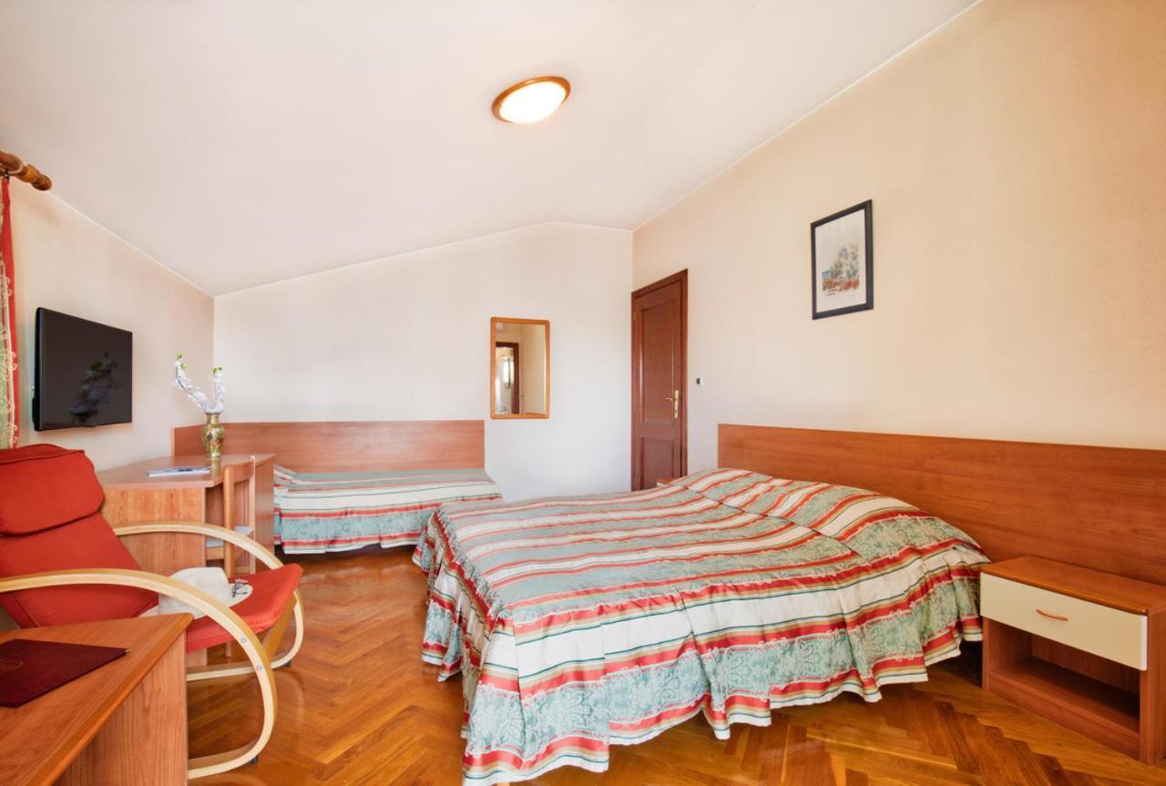 Villa Sveta Eufemija Bed End Breakfast I ロヴィニ エクステリア 写真